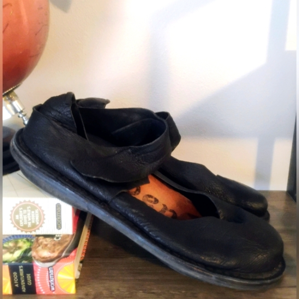 Women's Black Leather Slip-On Comfort Shoes